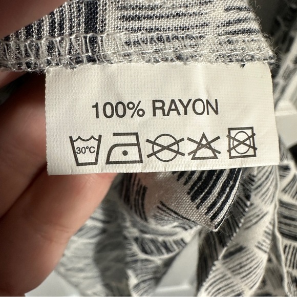 Rock Flower Paper sz M blouse, black/white graphic design, office, fall, date - Picture 5 of 5